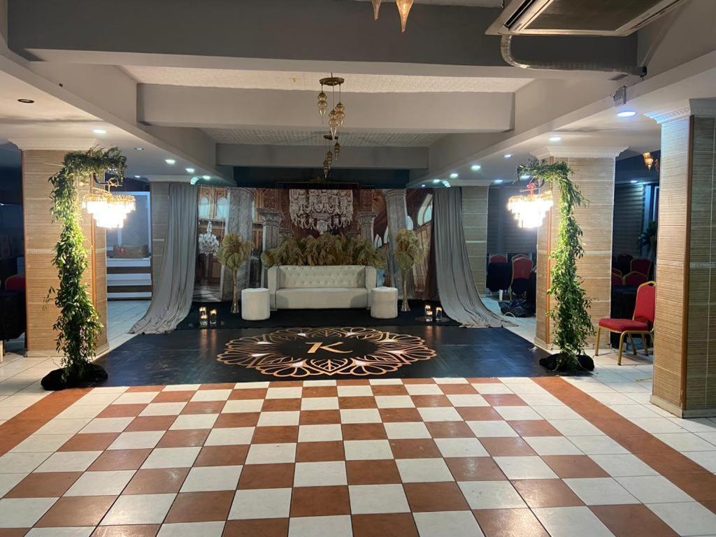 Mesa Hotel Batman Bagian luar foto